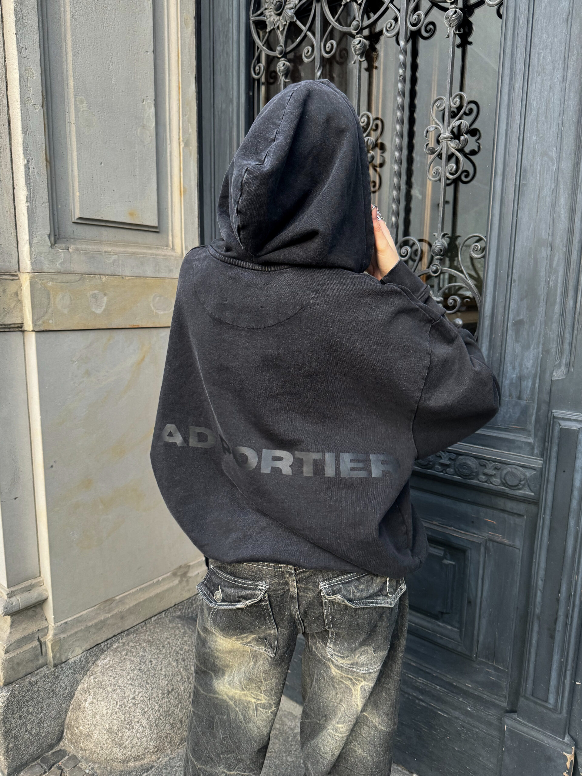 celia.laetizia_Foto2_13-03-2024_BlackOnBlackAcidHoodie