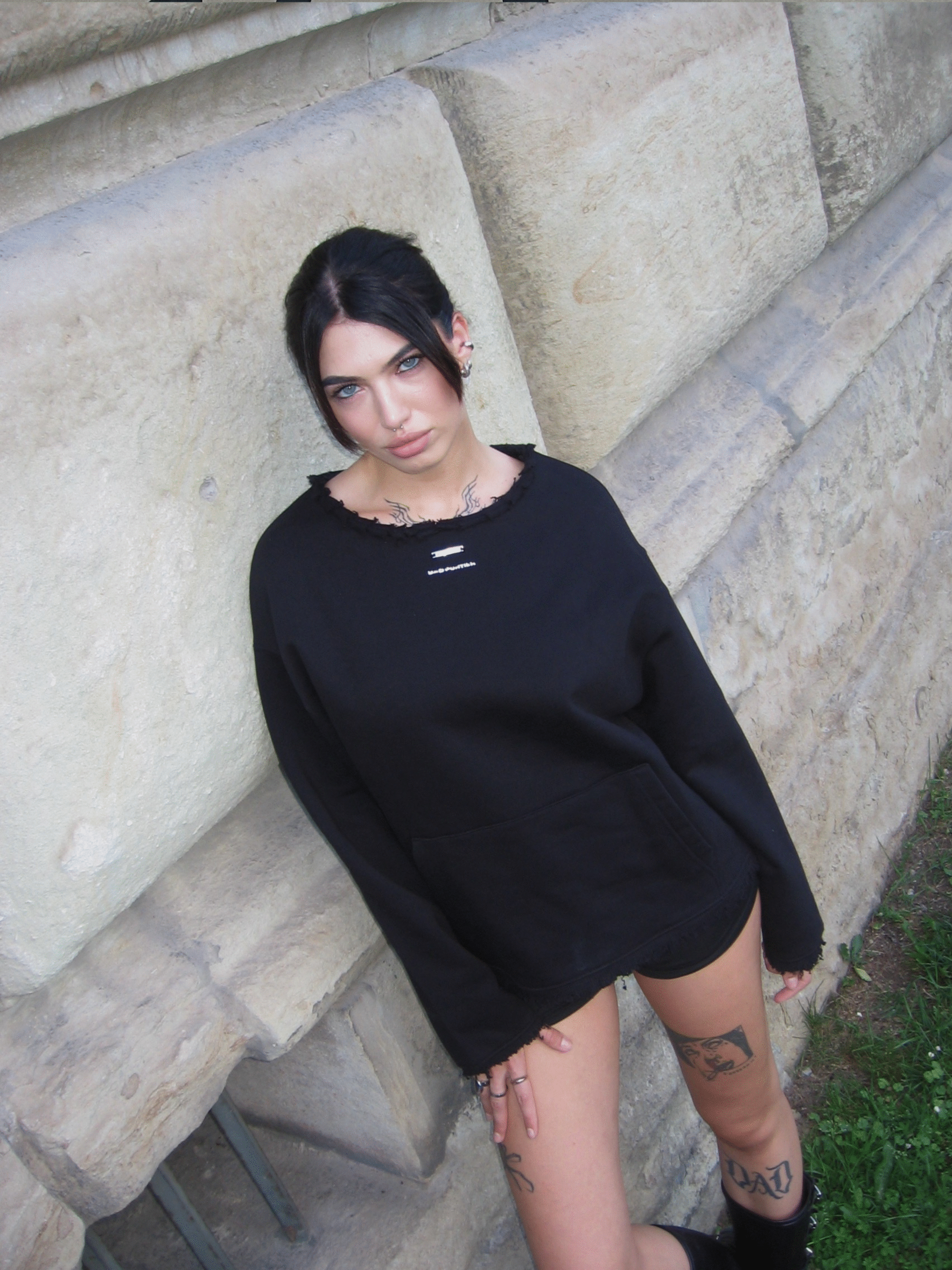 lotta.m_Bad_Portier_Hoodies_IMPERFECTION_HOODIE_élémentaire_Streetwear_Collection_2024_3