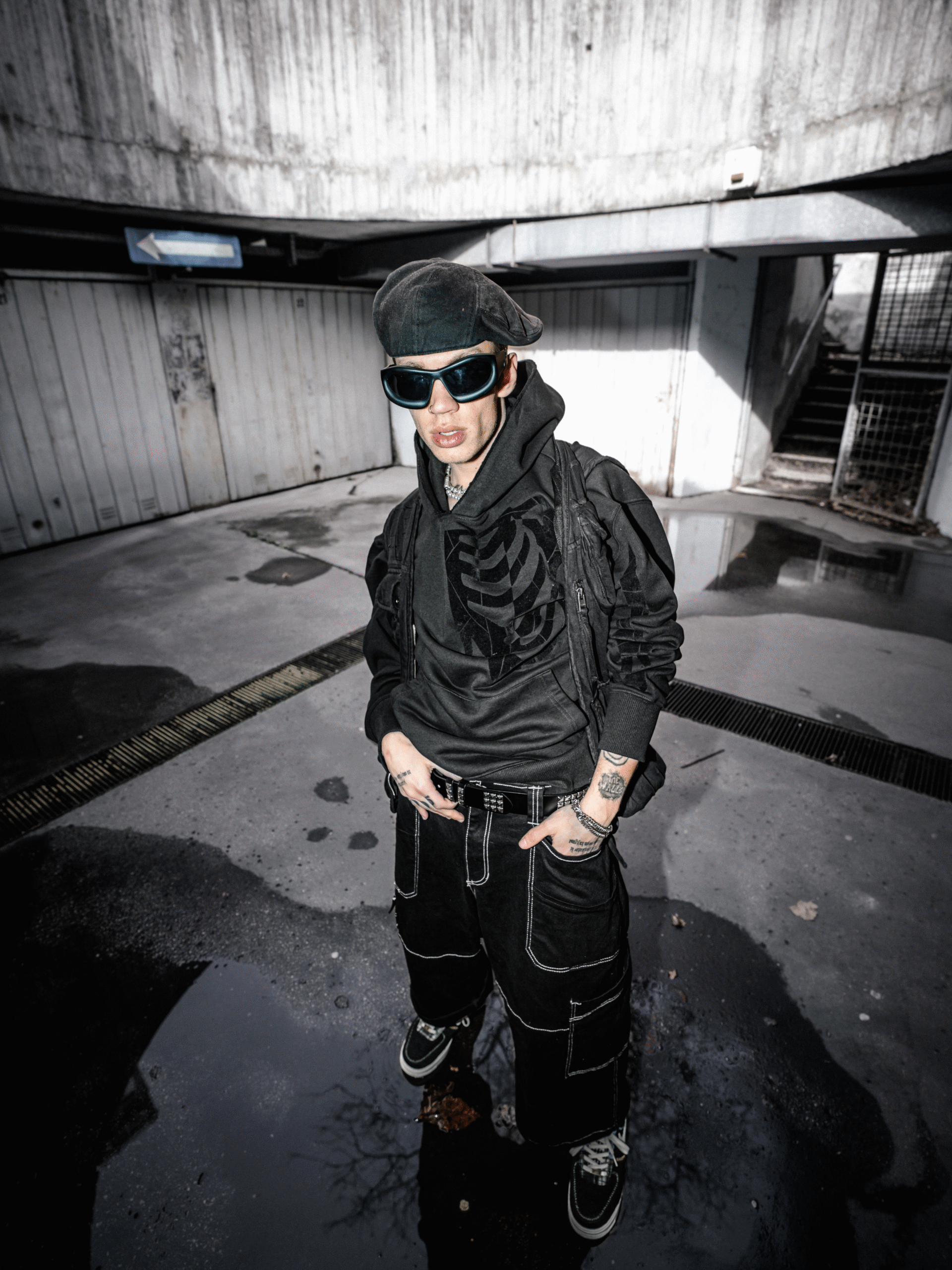 karlos_kole_Bad_Portier_Hoodies_ÉLÉMENTAIRE_SKELETON_HOODIE_BLACK_élémentaire_Streetwear_Collection_2024_1