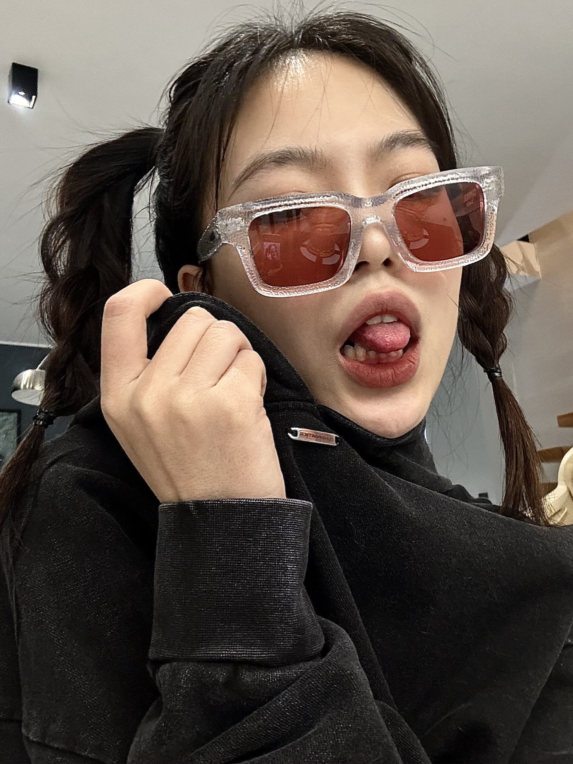 _.sprite_Foto7_14-03-2024_BlackOnBlackAcidHoodie
