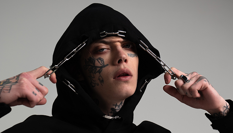C’est la Fxxking Vie Chain-Out Hoodie - maluminsee - BAD PORTIER Lookbook - élémentaire Streetwear Collection 2024